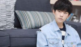 易烊千玺父亲母亲爆料视频,成长背后的温馨故事